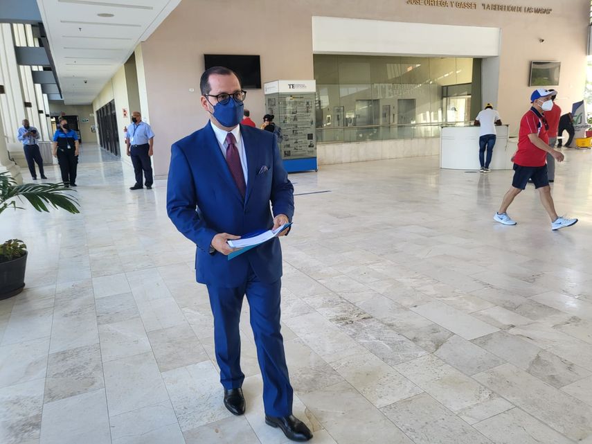 Abogado Roberto Ruiz Díaz.