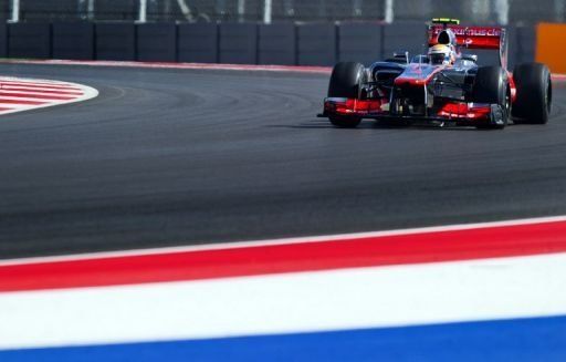 Hamilton manda en la accidentada y lluviosa mañana de Montmeló