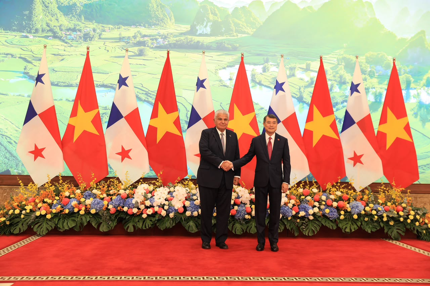 Mulino regresa con acuerdos de Vietnam