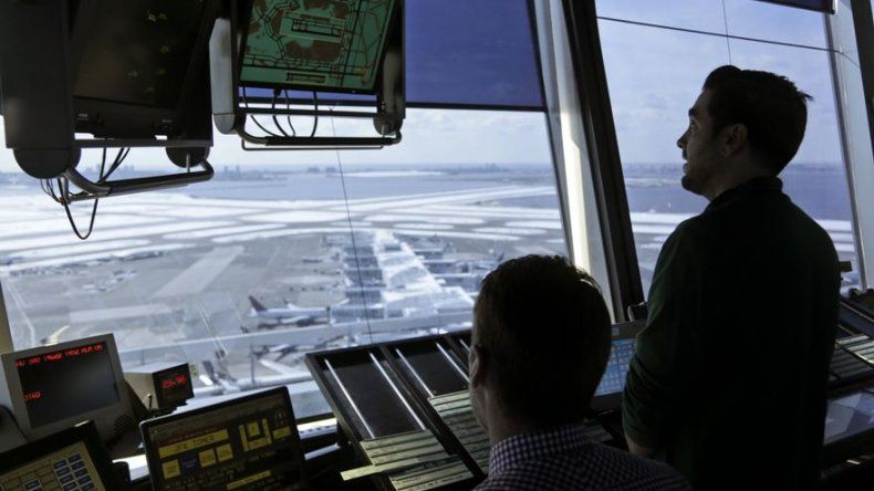 Trump propone privatizar control de tráfico aéreo