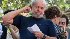 Lula pasa gran parte de su tiempo en la prisión leyendo