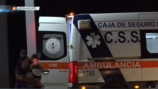 Presunta negligencia médica en la Policlínica de Santiago afecta a menor tras picadura de serpiente.