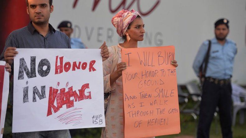 Pakistán prohíbe el perdón en los crímenes de honor contra mujeres