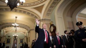 Trump visita la frontera tras diálogo fallido con demócratas