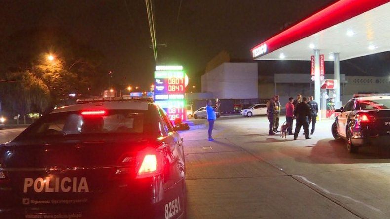 Delincuentes roban en una estación de combustible en la vía Transístmica