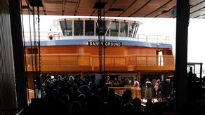 El buque Sandy Ground quedó anclado temporalmente cerca de Bayonne, Nueva Jersey.