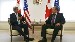 Kerry llega a Tiflis en visita de trabajo