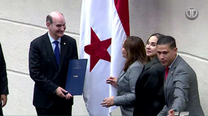 Ministro Felipe Chapman entrega presupuesto general 2025