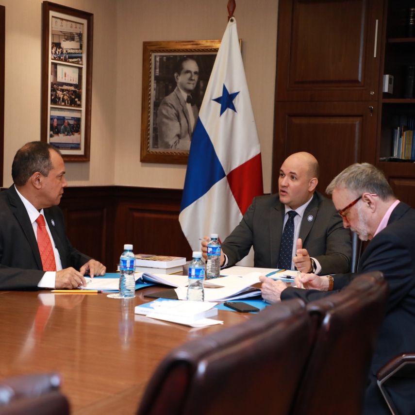 Los magistrados del Tribunal Electoral