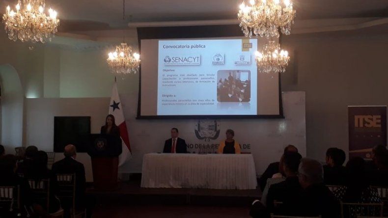 Presentan avances del ITSE y despiden a docentes que parten a Alemania y Canadá