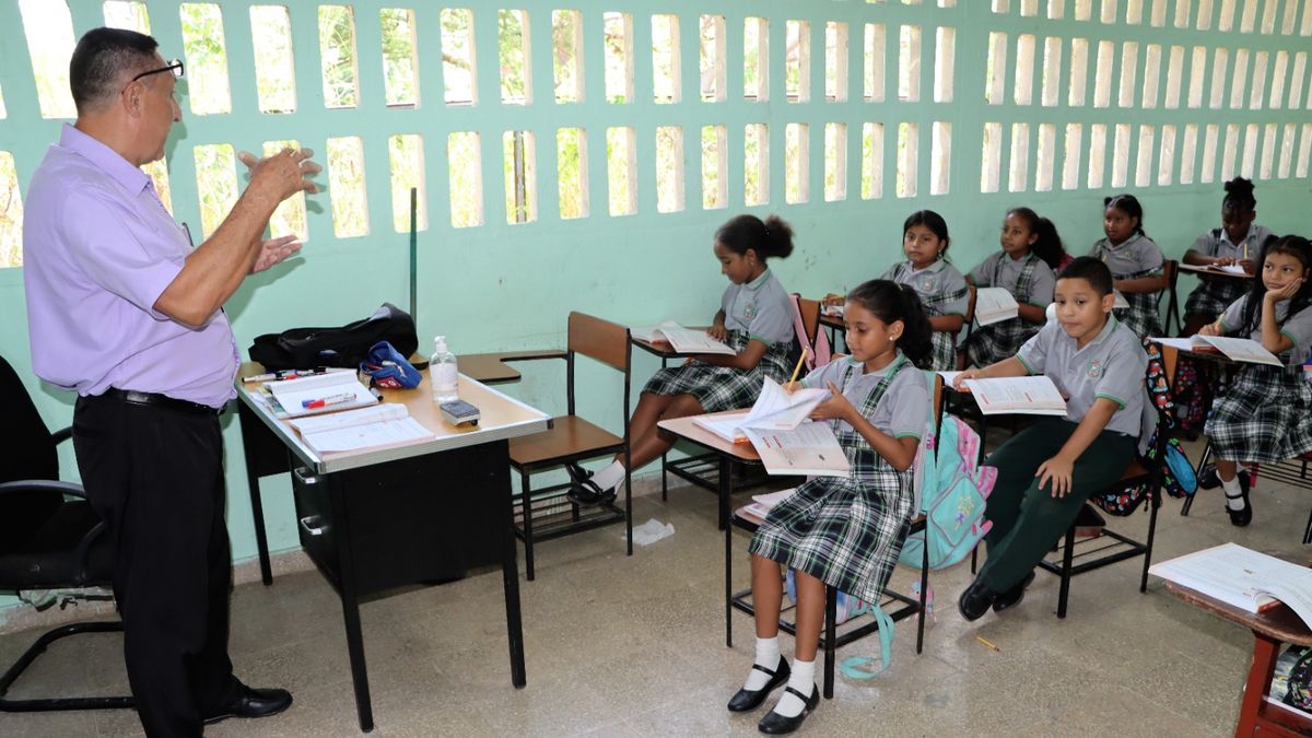 Estudiantes se preparan para finalizar el primer trimestre 2026. Estudiantes se preparan para finalizar el primer trimestre 2026.
