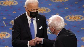 La relación entre Biden y Sanders se remonta a tiempo atrás. El presidente ya llevaba años en el Senado cuando Sanders fue elegido en el 2006.