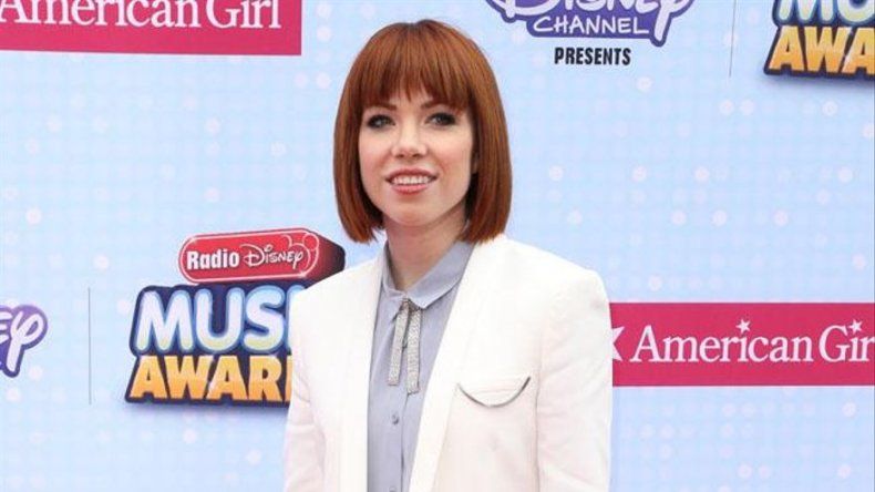 Carly Rae Jepsen aconseja cómo crear un buen perfil en Tinder