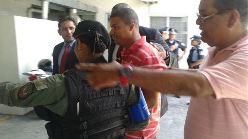 Activistas del PRD fueron retenidos por la PN mientras realizaban volanteo