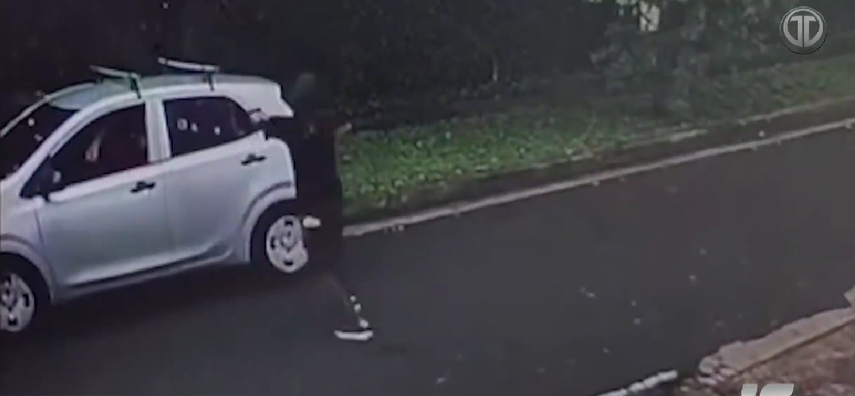 Video muestra intercambio de disparos entre dos autos en Panamá Viejo
