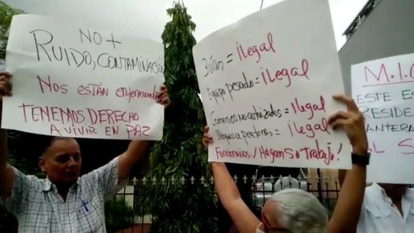 Residentes de Miraflores anteriormente protestaron por el exceso de ruido vial en su comunidad