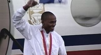 Irving Saladino arribó a Panamá