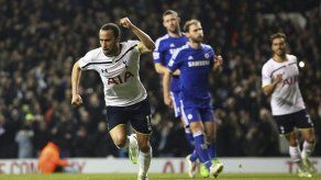 Manchester City gana y alcanza al Chelsea