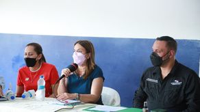 La ministra Maruja Gorday de Villalobos le dio esta tarde la noticia a la comunidad educativa del Colegio Moisés Castillo Ocaña.