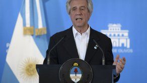 Se agudiza escasez de combustible en Uruguay y presidente anuncia medidas
