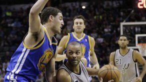 San Antonio Spurs da paliza a los Knicks en la NBA