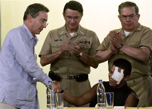 Rescatan ex congresista colombiano rehén de FARC