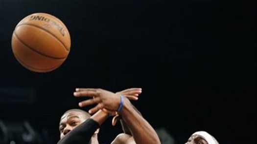 Nets necesitan dos tiempos extra para ganar