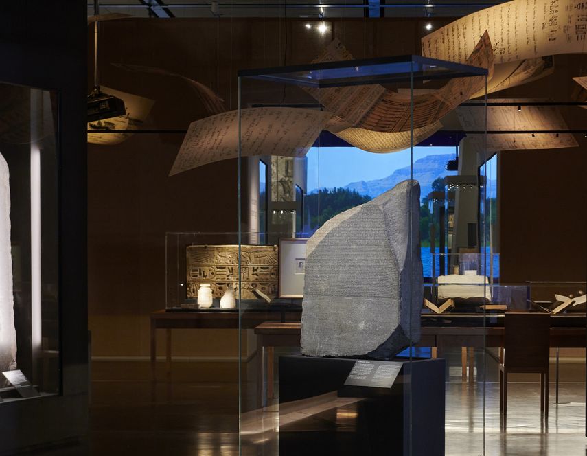 La adquisición de la Piedra Rosetta está vinculada a las batallas entre los imperios británico y francés.