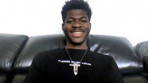 Los pantalones de Lil Nas X se rompieron realmente en pleno directo televisivo