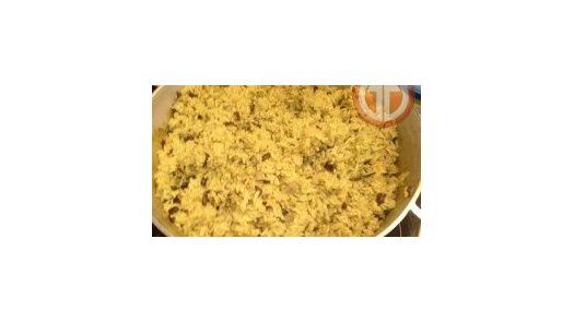 Arroz con frijoles negros y curry