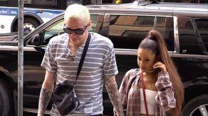 Ariana Grande llora al recordar tragedia de Manchester