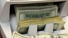 Autoridad de Aduana confisca más de 91 mil dólares a ciudadano chileno
