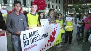 Piden aprobación de unión civil para parejas de mismo sexo en Perú