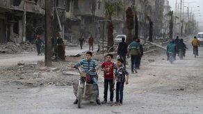 Unas 132.000 personas han salido de Guta Oriental por corredores del Ejército