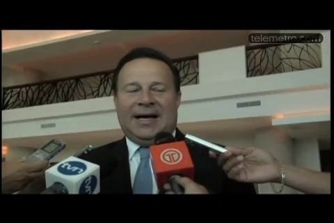 Varela inaugura debate HACIA Democracy 2012