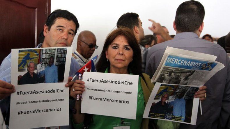 Cubanos y venezolanos protestan en Panamá
