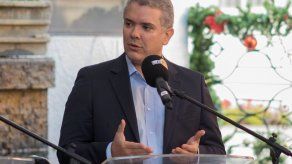 Partido de Uribe escoge candidato presidencial en Colombia