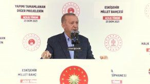 Turquía ordena la expulsión de embajadores movilizados por liberación de opositor