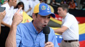 Líder opositor venezolano Capriles atendido en EEUU de lesiones en la cara