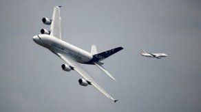 Airbus y Boeing se disputan el mercado de largo recorrido en Le Bourget