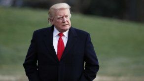 Trump dice asunto de nexos con Rusia es invento demócrata