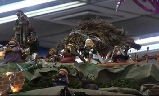 ¿El atractivo de un arbolito o la tradición del nacimiento?
