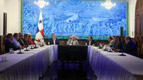 El presidente José Raúl Mulino se reunió con la bancada del PRD.