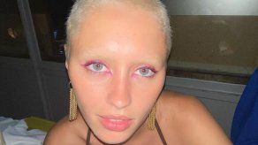 Iris Law y su cambio radical de look.