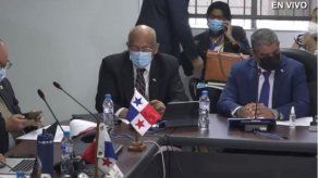 El ministro Héctor Alexander habló sobre el aumento de las planillas ante la Asamblea.