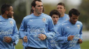 Uruguay y Colombia se enfrentan en un duelo marcado por las ausencias