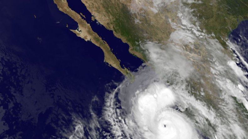 Miles de turistas varados y pillajes en balneario mexicano Los Cabos por huracán