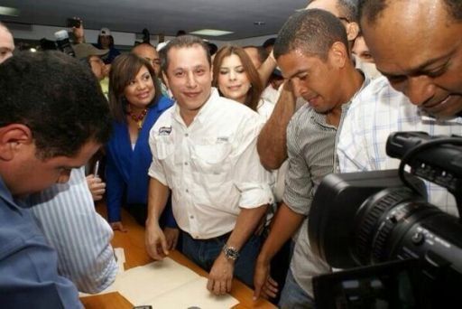 Velásquez presenta precandidatura para la Alcaldía de Panamá