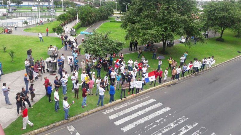 Marcha contra la corrupción en la Cinta Costera, piden renuncia de Varela y Porcell