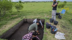Sucesivas excavaciones en los últimos 40 años sumaron evidencias para su interpretación: algunos eran huertas, otros espacios para vivienda, también inhumaron sus muertos allí.&nbsp;